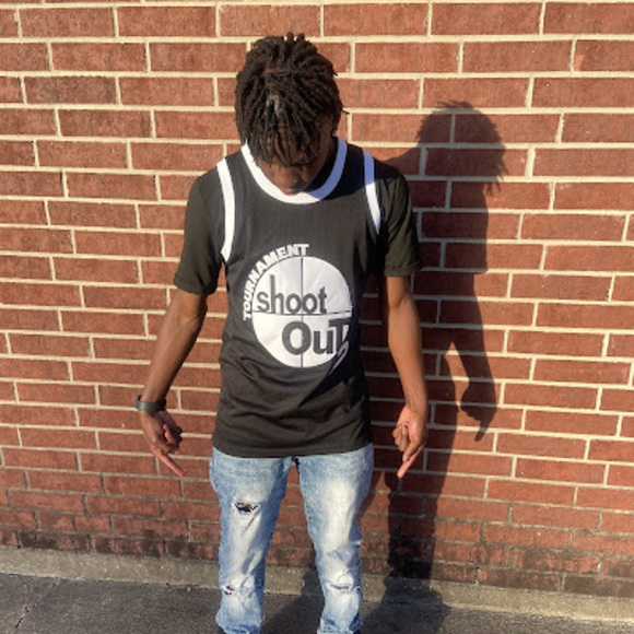 Profile Picture of Ashton Benns (@ashtonbenns) on Poshmark