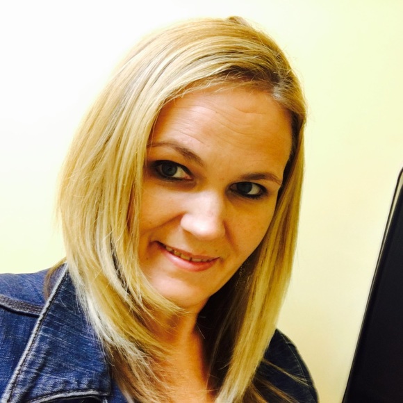 Profile Picture of Monique Patterson (@momo07021983) on Poshmark