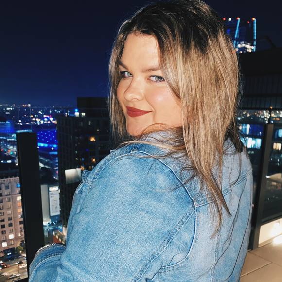 Profile Picture of Haley Bosse (@haleyextra) on Poshmark