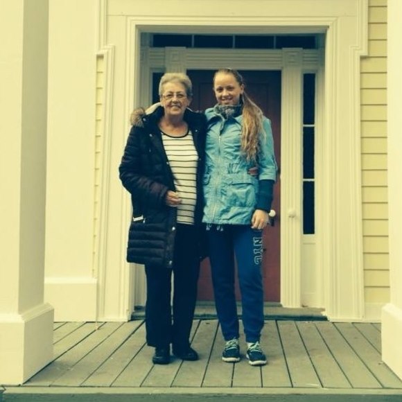 Profile Picture of Paula Moverley (@pmoverley) on Poshmark