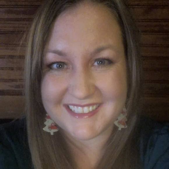 Profile Picture of Julie Norris (@jjn_82) on Poshmark