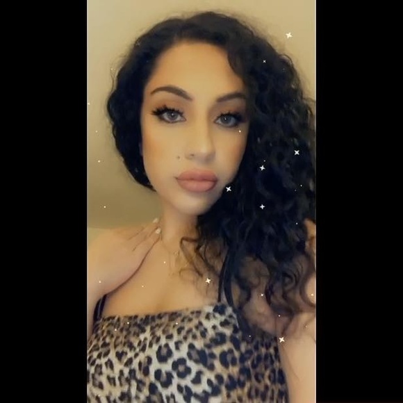 Profile Picture of Madiha Hashmi (@madiha_mx3) on Poshmark