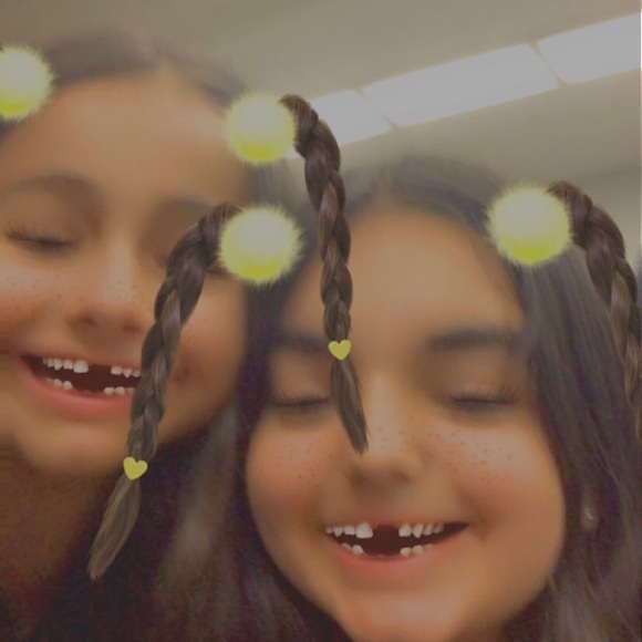 Profile Picture of Daniela Melero (@daniela_meellll) on Poshmark