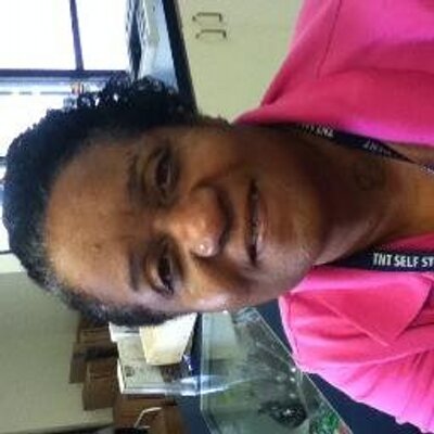 Profile Picture of Monique Carraby (@Loser187) on Twitter
