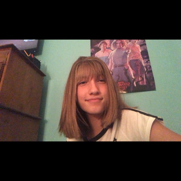 Profile Picture of Paige Earnshaw (@paigen004) on Poshmark