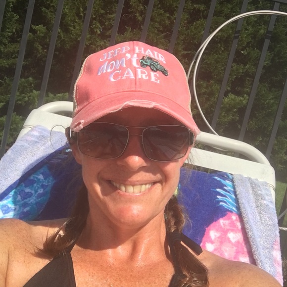 Profile Picture of Danielme Rutherford (@kdbink) on Poshmark