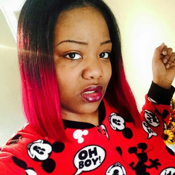 Profile Picture of Melanie Boyd (@loniboyd) on Poshmark