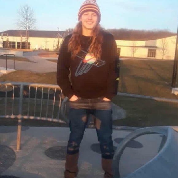 Profile Picture of Dominic Wickline (@supremeswisher) on Poshmark