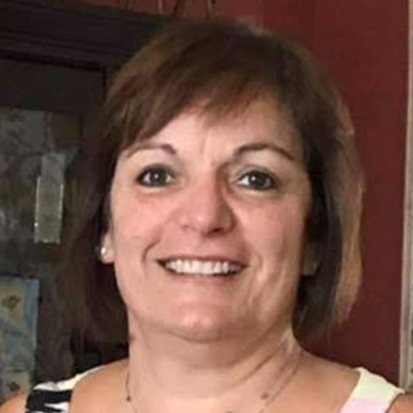 Profile Picture of Kristi Rumpf (@browneyes33121) on Poshmark
