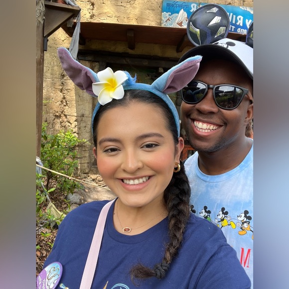 Profile Picture of Sam Ace (@sampatha) on Poshmark