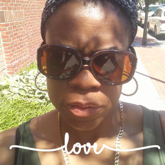 Profile Picture of Jonetta Venable (@jonettavenable) on Poshmark