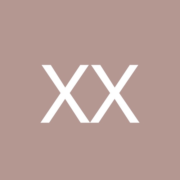 Profile Picture of Xccxc Xxcxxcx (@kim45678976746) on Poshmark