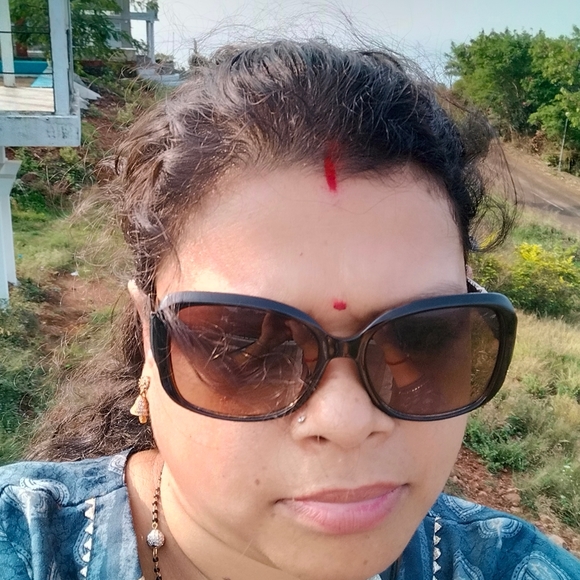 Profile Picture of Paramita Maity (@paramita_maity) on Poshmark