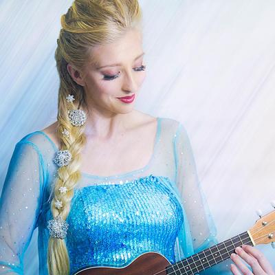 Profile Picture of Cassandra Tracy (@VancouverElsa) on Twitter