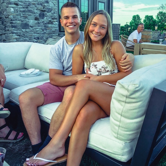 Profile Picture of Hollyn Saxon (@hollynsaxon) on Poshmark