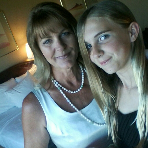 Profile Picture of Edith Davidson (@edie111) on Poshmark