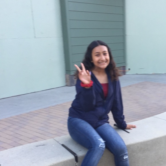 Profile Picture of Jaylene Vargas (@jaylenevvh) on Poshmark