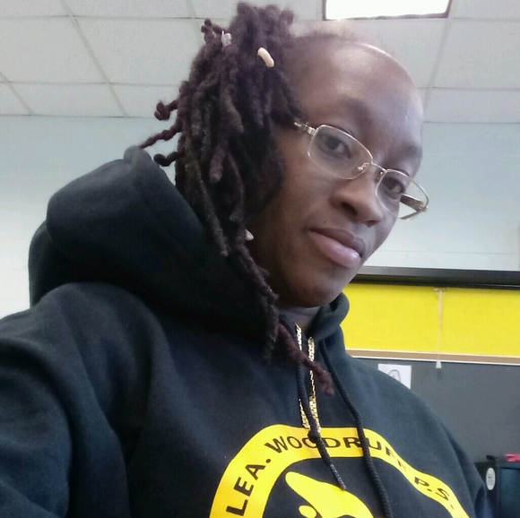 Profile Picture of Trisha Roberts (@bajanempress5) on Poshmark