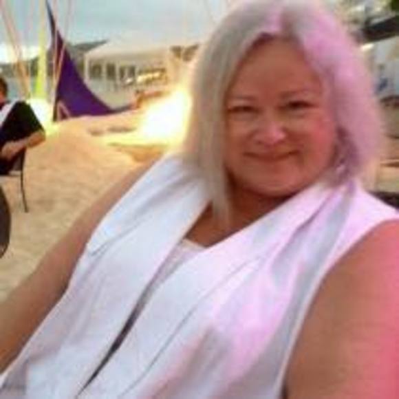 Profile Picture of Leslie Faulkner (@leslie307) on Poshmark