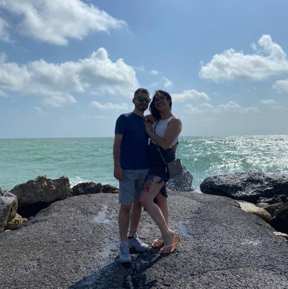 Profile Picture of Julianna Rosero (@julir) on Poshmark