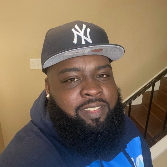 Profile Picture of Mark Ellison (@youngbreez9) on Poshmark