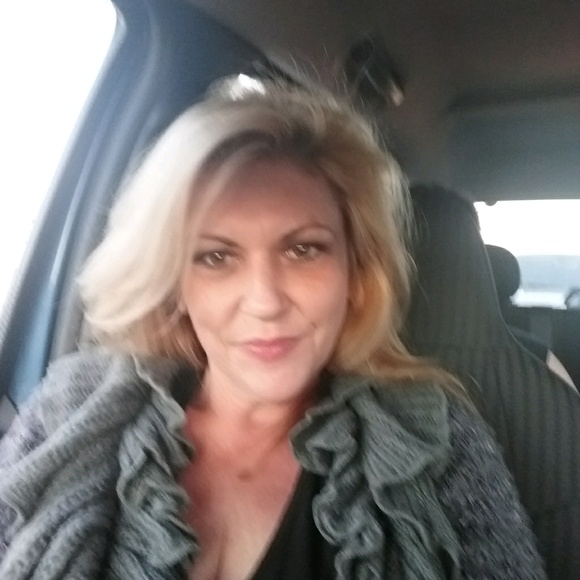 Profile Picture of Anitra Davis (@anitra777) on Poshmark