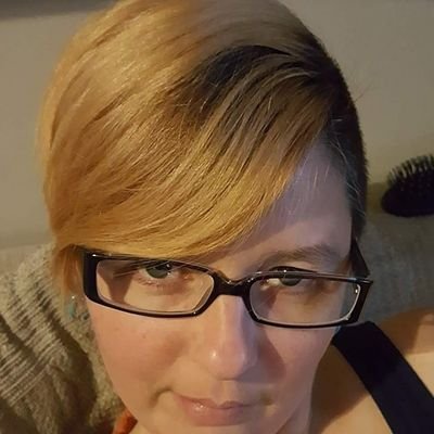 Profile Picture of Crystal Painter (@CrystalPainte15) on Twitter