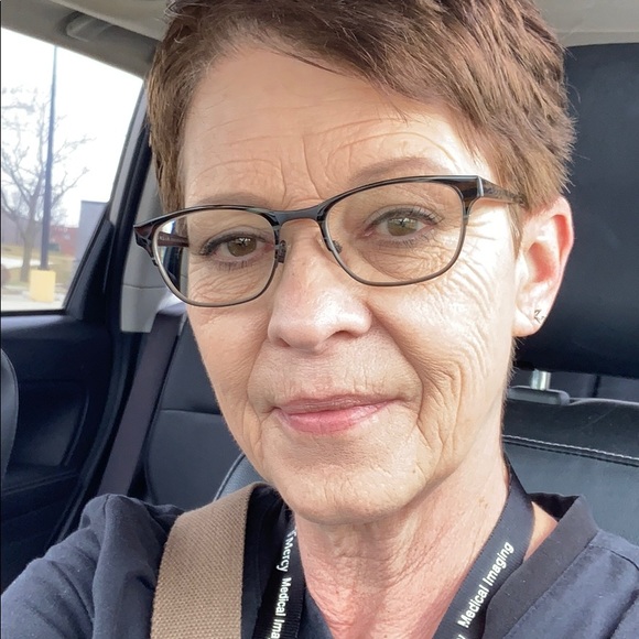 Profile Picture of Diana Neunsinger (@audsrp) on Poshmark