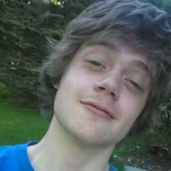 Profile Picture of Dalton Pastorek (@good_deals98) on Poshmark