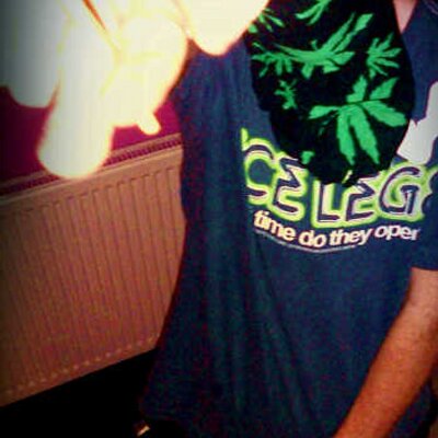 Profile Picture of Aaron Glover (@aaronglover1994) on Twitter