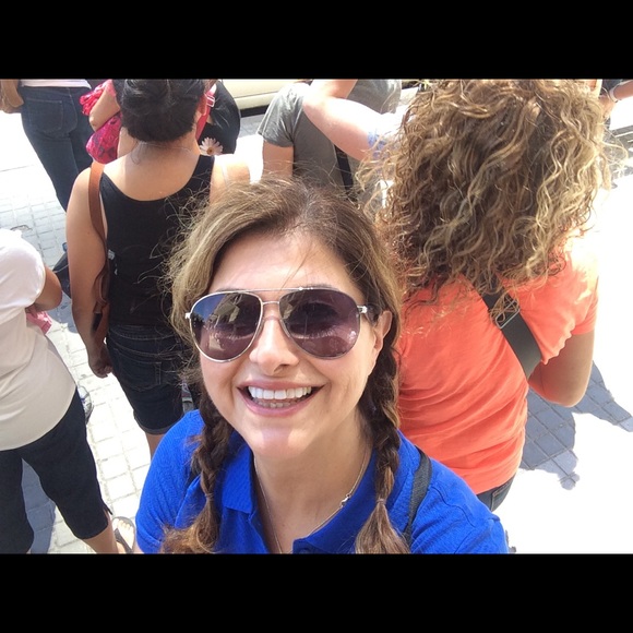 Profile Picture of Arezo Tabrizi (@arezo1) on Poshmark