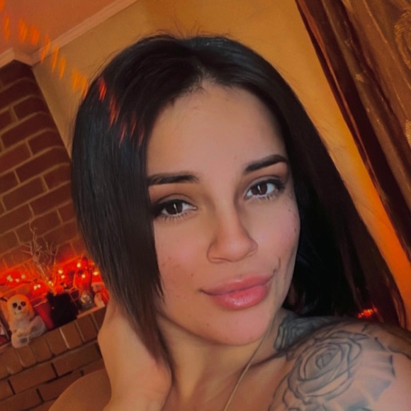 Profile Picture of Synn Doll (@synndoll7) on Poshmark