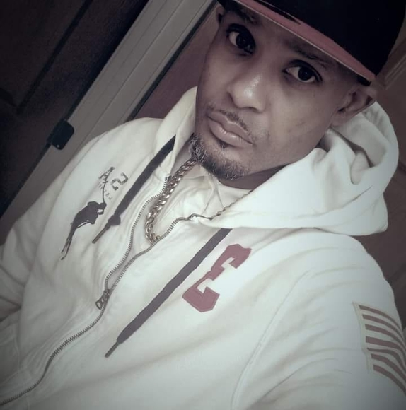 Profile Picture of Kizer Kenty (@kizerkenty) on Poshmark