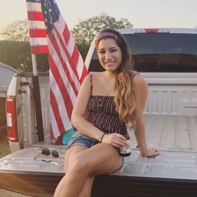 Profile Picture of Alyssa Nichole (@lysssamontano) on Twitter