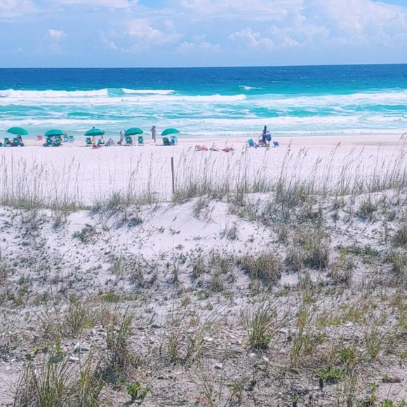 Profile Picture of Alysha Neidert (@angelkisses744) on Poshmark