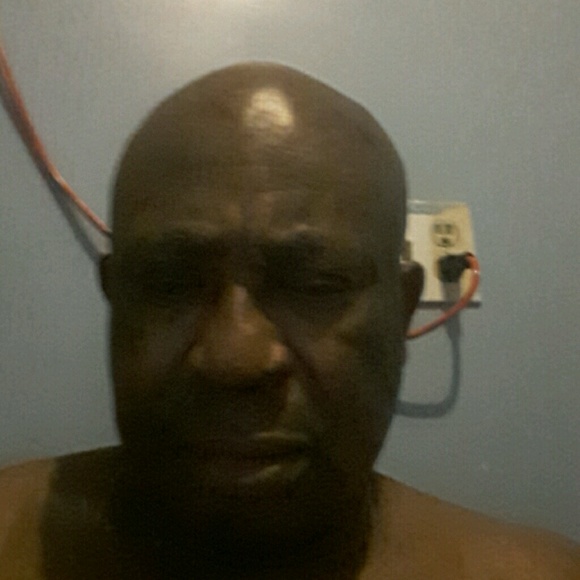 Profile Picture of Samuel Okolie (@samottih) on Poshmark