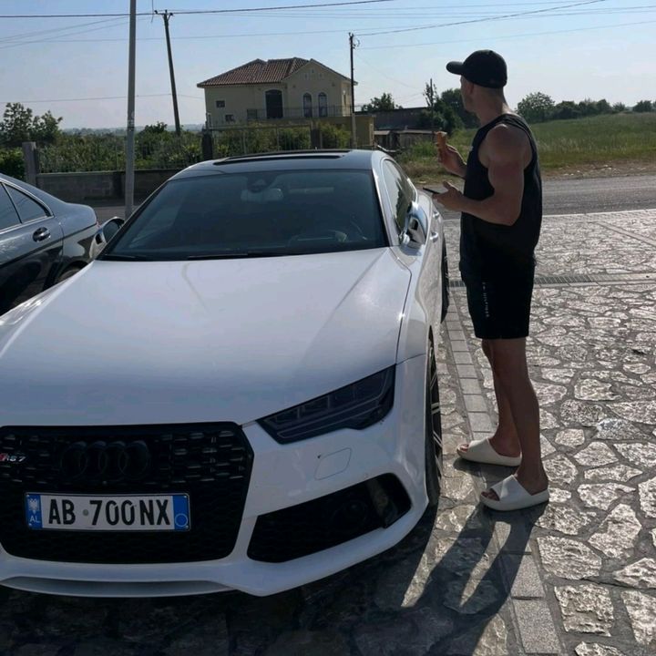 Profile Picture of GM_ (@gresjanm) on Tiktok