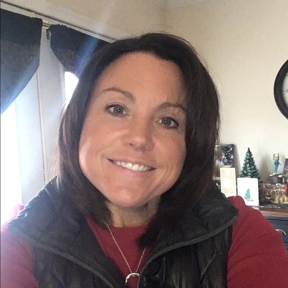 Profile Picture of Kim Liddycoat (@kliddycoat) on Poshmark