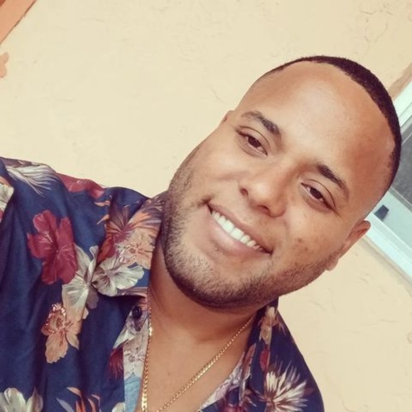 Raydel Soto aleman - Poshmark Profile Picture of Raydel Soto aleman (@raydel_s) on Poshmark