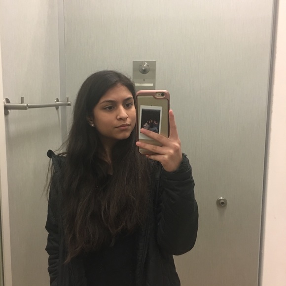 Profile Picture of Bianca Rodriguez (@brodr77) on Poshmark