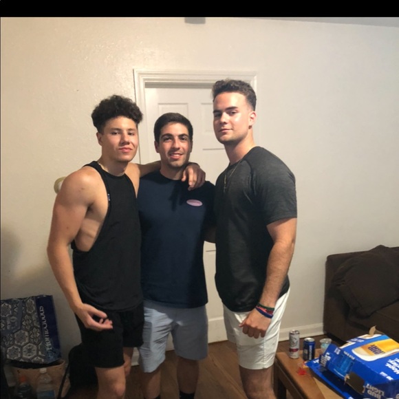 Profile Picture of Andrew Derasmo (@andrewderasmo22) on Poshmark