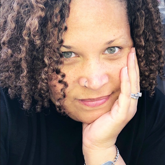 Profile Picture of Tanisha Daniels (@tddaniels113) on Poshmark