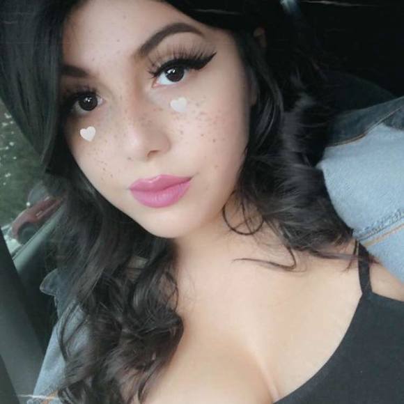 Profile Picture of Ashley Cortez (@ashleycortez865) on Poshmark