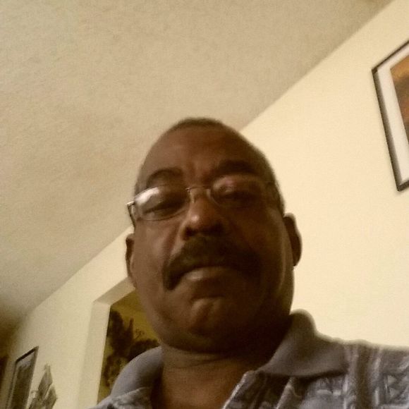 Profile Picture of Clarence Maloney (@clarencemaloney) on Poshmark