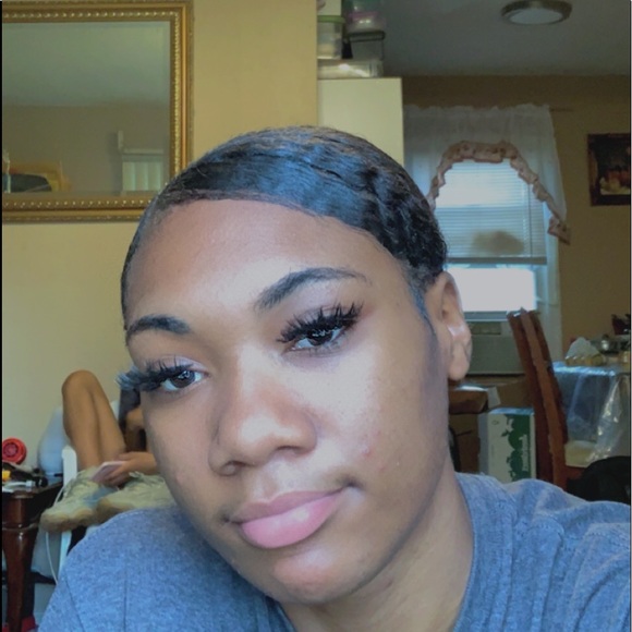 Profile Picture of Maria Key (@maria_key) on Poshmark