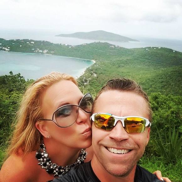 Profile Picture of Cherie Hendrichs (@cherie_adore) on Poshmark