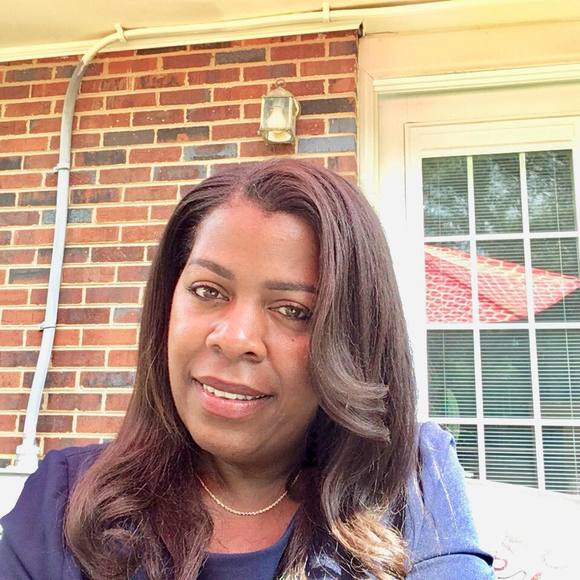 Profile Picture of Teresa Bradby (@tealeno) on Poshmark