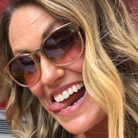 Profile Picture of Katie Veltman (@ktveltski) on Poshmark