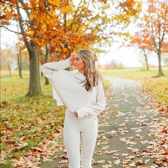 Profile Picture of Julia Mansfield (@juliamansfield7) on Poshmark
