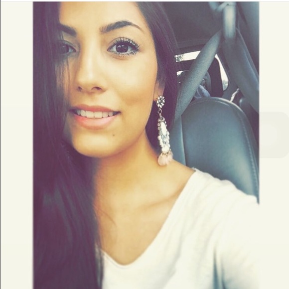 Profile Picture of Daisy Lechuga (@daisyl5708) on Poshmark